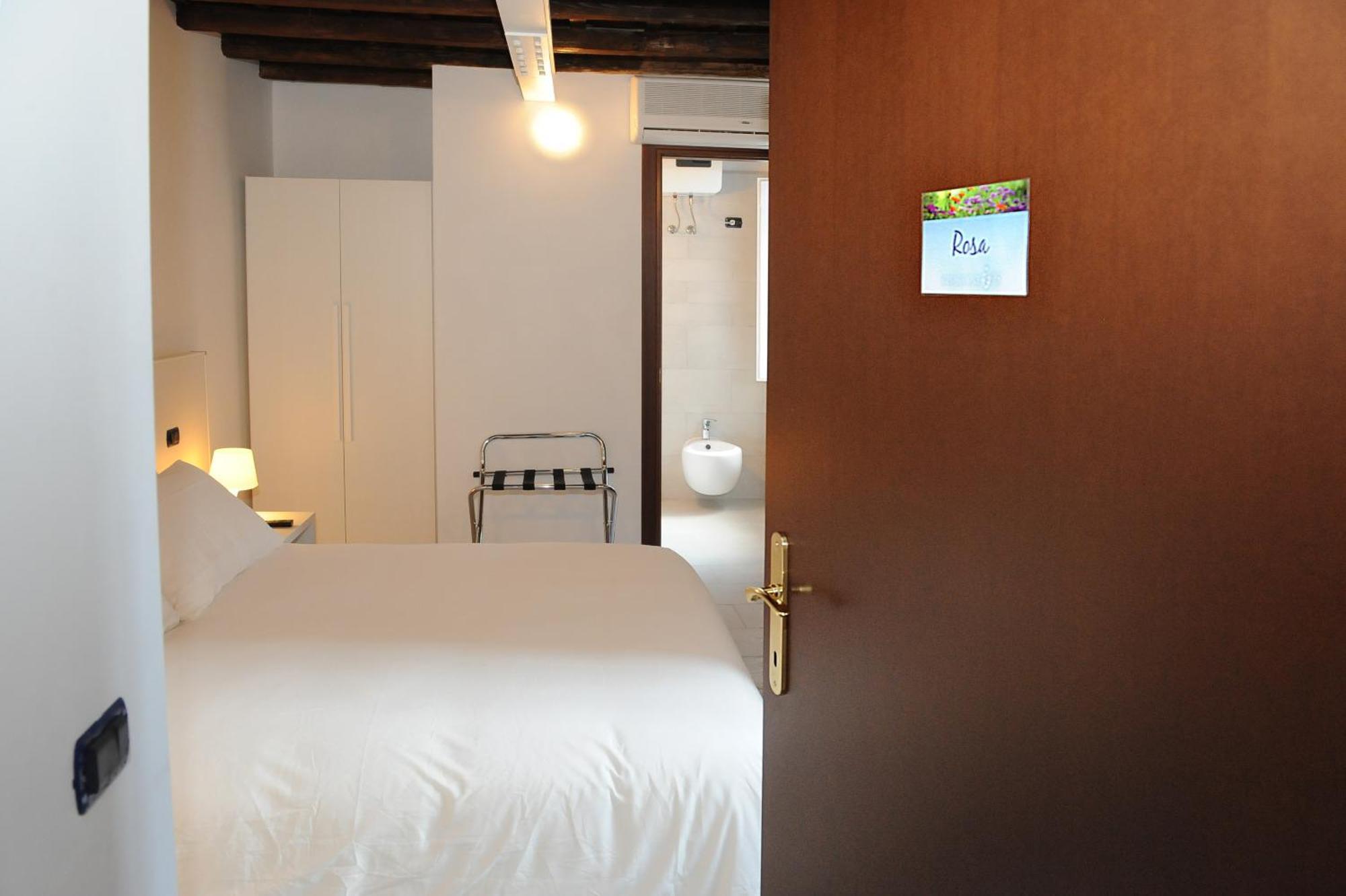 Flowers Apartments Rome
