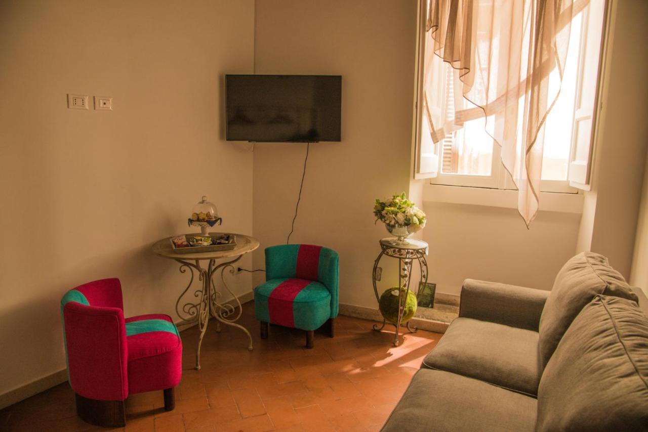 Flowers Apartments Casa de hóspedes 2*