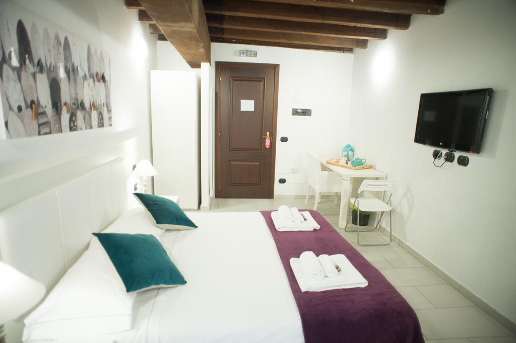 Flowers Apartments Casa de hóspedes 2*