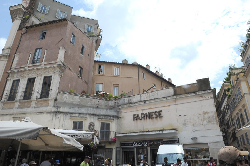 Flowers Apartments Roma